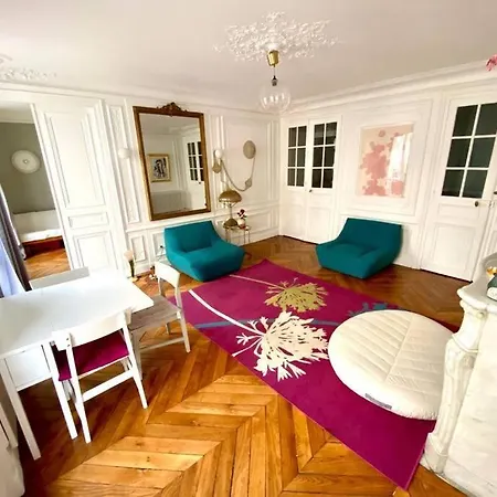 Apartament Typical Parisian 2 Bedroom Perfectly Located Paryż