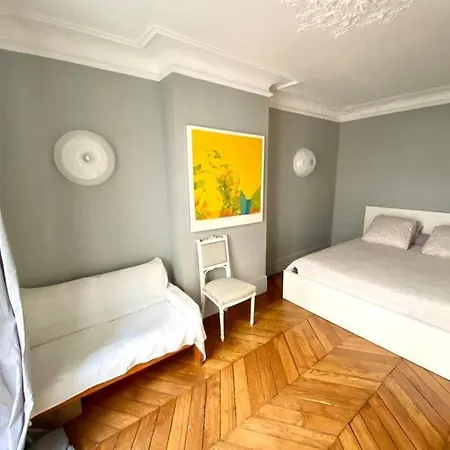 Apartament Typical Parisian 2 Bedroom Perfectly Located *